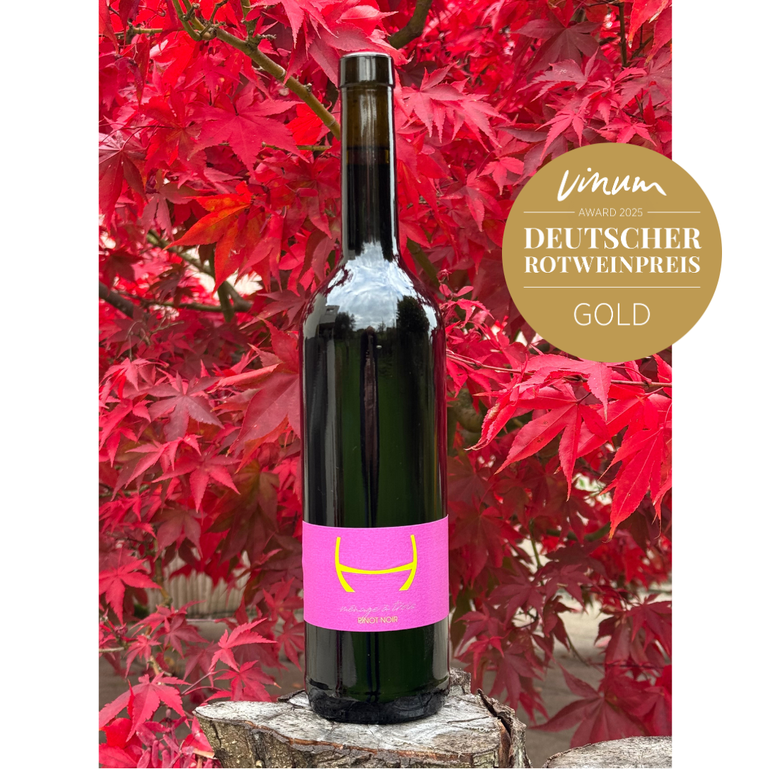 2022 ménage à trois PINOT NOIR
